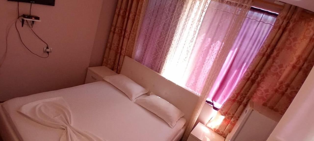 British Hotel Himare Exterior foto