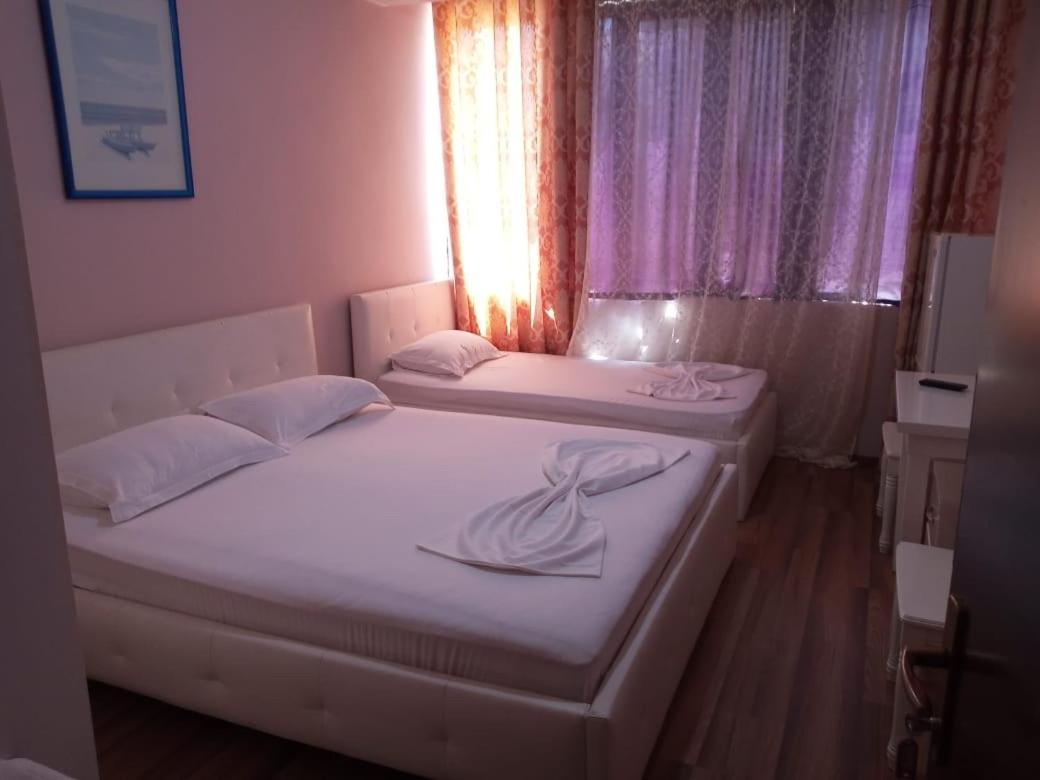 British Hotel Himare Exterior foto